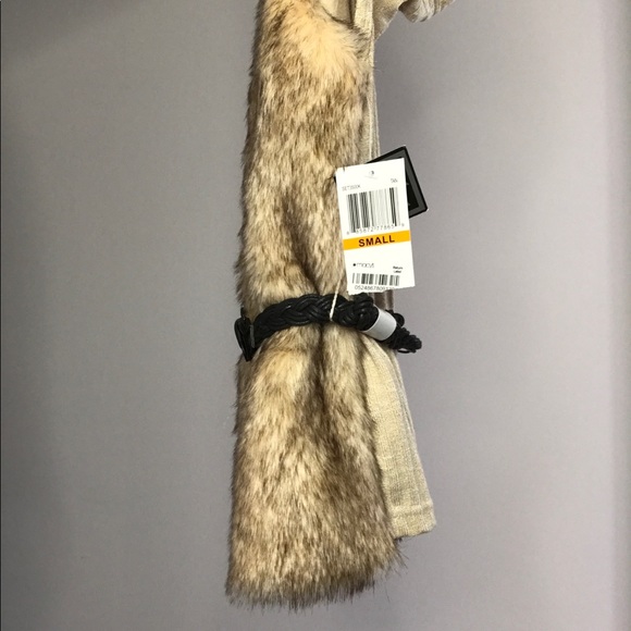 NWT 🌻 Beautees Girl Faux Fur Sweater w/ Belt 🌻 - Picture 4 of 5